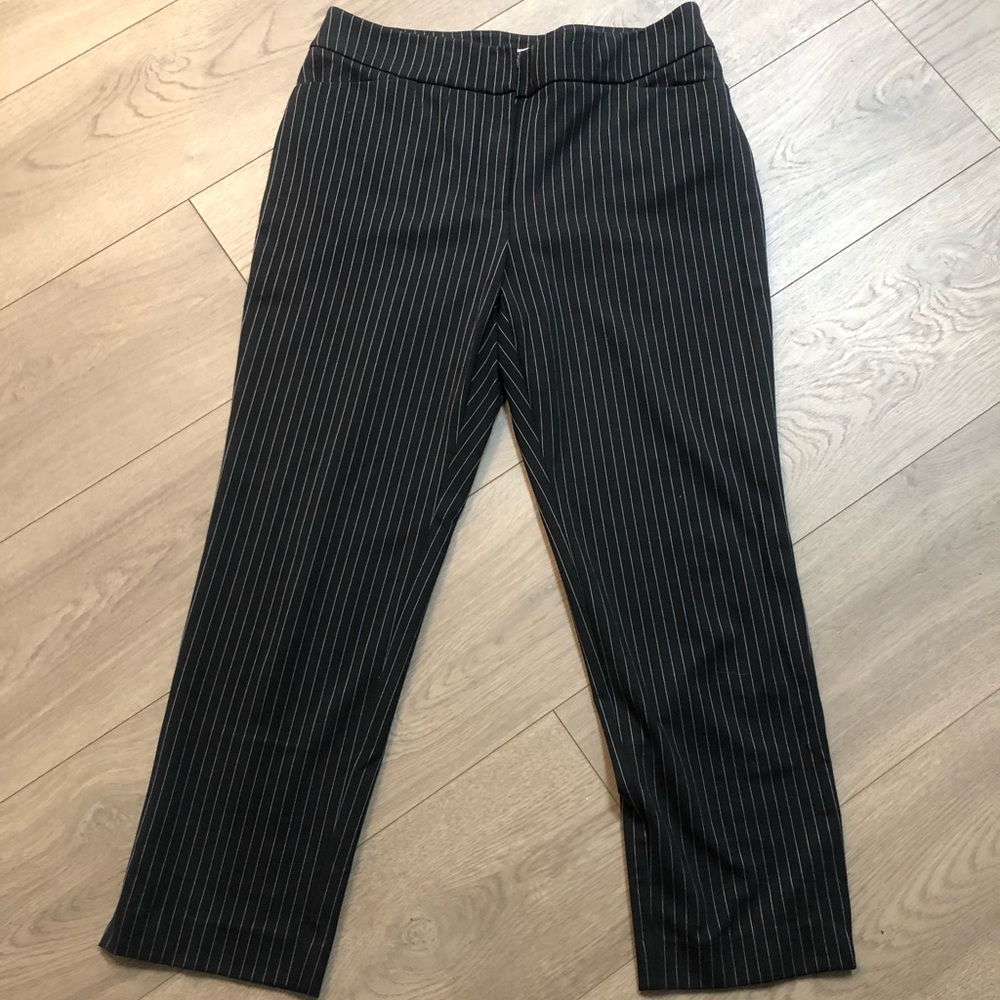 Chico’s size 6 Pin Stripped crop pants